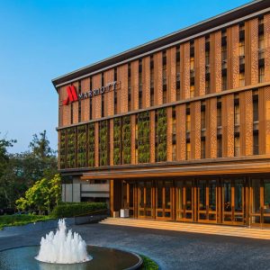 hhqmr-entrance-0019-hor-wide